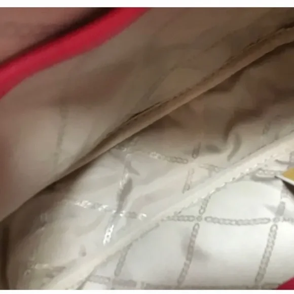 NWT Michael Kors Jet Set Medium
Rubin Red Camera Crossbody Bag - Picture 6 of 6